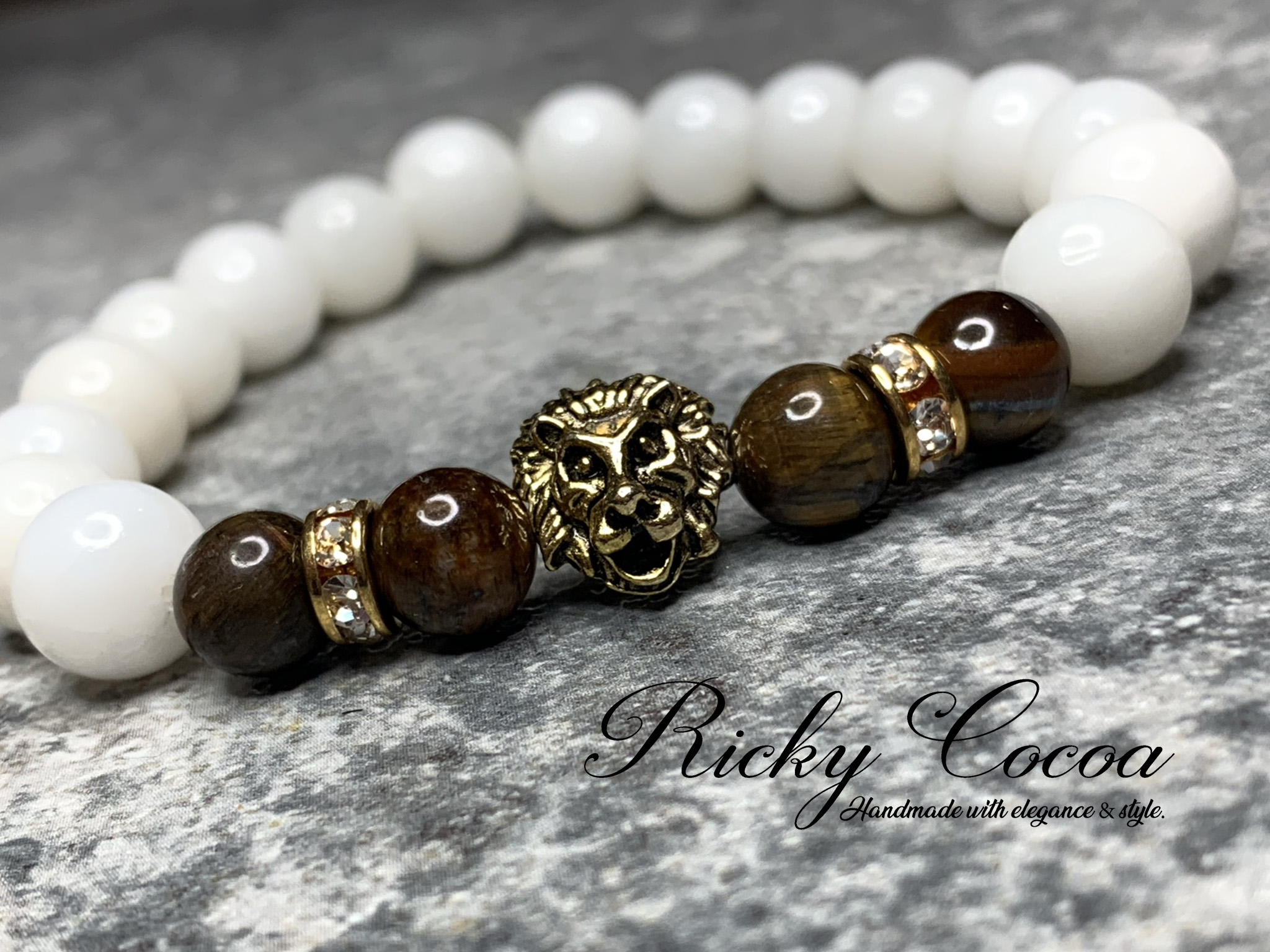 Lion white nacre tiger-eye